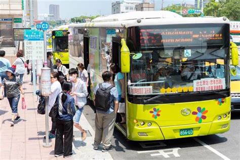 夢見搭公車號碼|夢見公共汽車